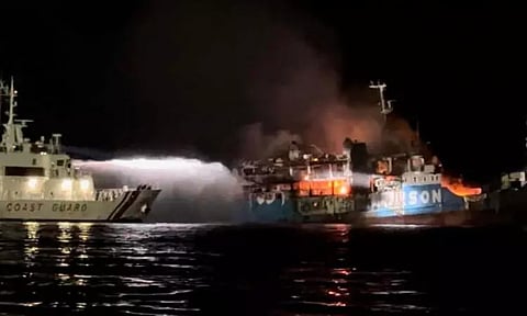 பிலிப்பைன்சில் பயணிகள் கப்பலில் தீ; பலி எண்ணிக்கை 32 ஆக உயர்வு