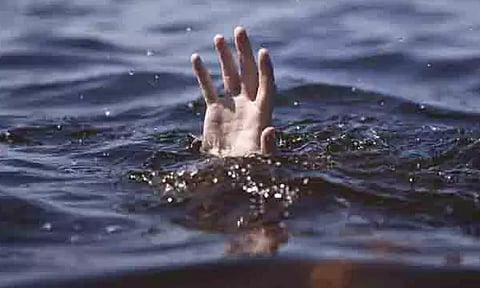 கணவர் இறந்த சோகத்தில் மனைவி தற்கொலை