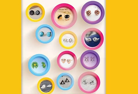 கோடையில் அணிவதற்கு ஏற்ற குட்டி காதணிகள்