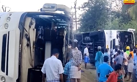 தஞ்சை: சுற்றுலா பேருந்து கவிழ்ந்த விபத்தில் 2 பேர் உயிரிழப்பு..! 40 பேர் படுகாயம்