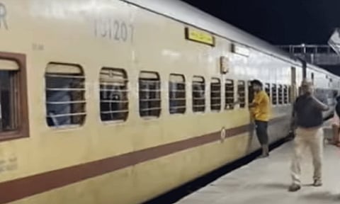 திருச்செந்தூர்- சென்னை - செந்தூர் எக்ஸ்பிரஸ் ரெயில் நேரம் மாற்றம்