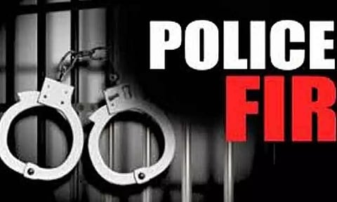 தொழிலாளியை அடித்துக்கொன்ற மகன், மைத்துனர் கைது