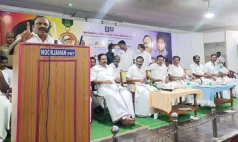 முத்தாண்டிக்குப்பத்தில்தி.மு.க. செயல்வீரர்கள் கூட்டம்அமைச்சர் சி.வெ.கணேசன் பங்கேற்பு