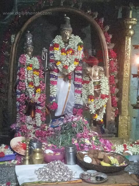 திருவீழிமிழலை வீழிநாதர் கோவிலில் சிறப்பு பூஜை