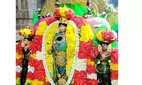 கள்ளழகர் கோவிலில் திருக்கல்யாண திருவிழா தொடங்கியது - திரளான பக்தர்கள் பங்கேற்பு