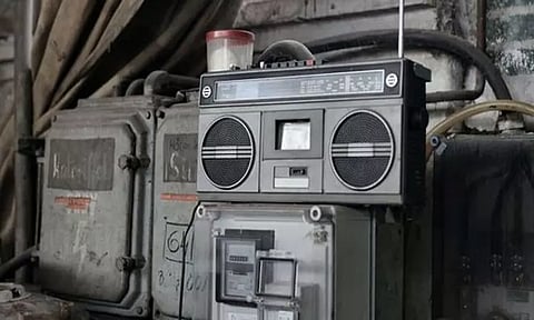 இசை நிகழ்ச்சியை ஒலிபரப்பு செய்த ரேடியோ சேனலை இழுத்து மூடிய தலீபான்கள்!