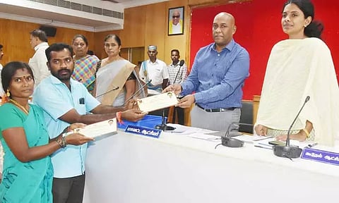 விழுப்புரம் கலெக்டர் அலுவலகத்தில் நடந்தமக்கள் குறைகேட்பு கூட்டத்தில் 436 மனுக்கள் பெறப்பட்டன