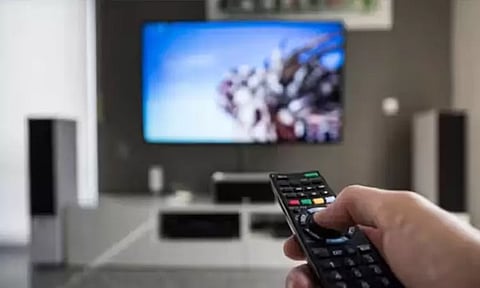 திருமண பரிசாக கிடைத்த ஹோம் தியேட்டர்; திடீரென வெடித்து புதுமாப்பிள்ளை, சகோதரர் பலி