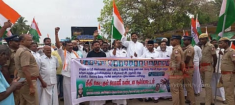 நாகூரில், காங்கிரசார் ஆர்ப்பாட்டம்