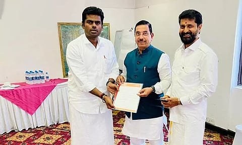 மத்திய மந்திரி பிரகலாத் ஜோஷி உடன் பாஜக மாநிலத்தலைவர் அண்ணாமலை சந்திப்பு..!