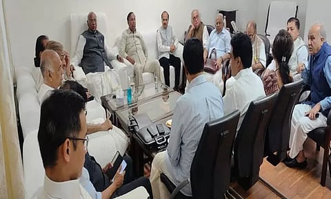 அதானி விவகாரத்தில் நாடாளுமன்ற கூட்டுக்குழு கோரிக்கையை தொடர்ந்து வலியுறுத்த எதிர்க்கட்சிகள் முடிவு