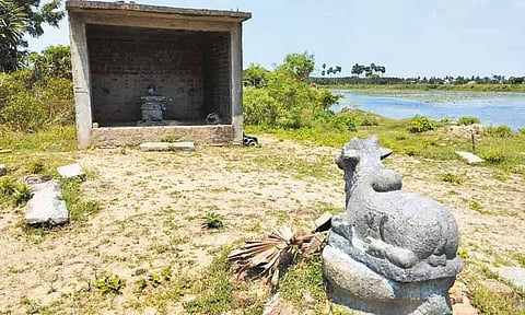 சேதம் அடைந்த கோவிலை புனரமைக்க பக்தர்கள் கோரிக்கை