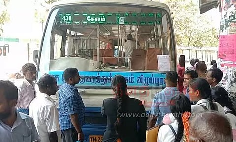 நஷ்டஈடு வழங்காததால் அரசு பஸ் ஜப்தி