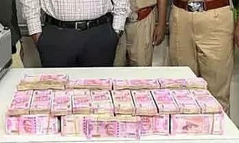 உரிய ஆவணங்கள் இன்றி எடுத்து வந்த ரூ.16 லட்சம் பொருட்கள், பணம் பறிமுதல்