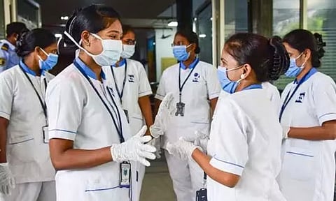 இங்கிலாந்தில் இந்தியாவில் இருந்து நர்சுகளை பணியமர்த்த திட்டம்