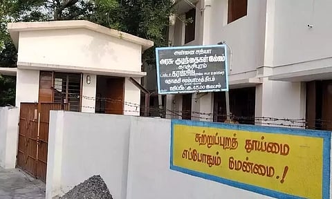 காஞ்சீபுரத்தில் காப்பகத்தில் இருந்து 6 சிறுமிகள் தப்பி ஓட்டம்; உதவியாளர், காவலாளி பணியிடை நீக்கம்