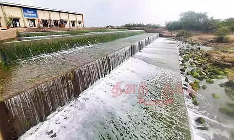 வாலிநோக்கத்தில் உப்பு உற்பத்தி பணி தீவிரம்