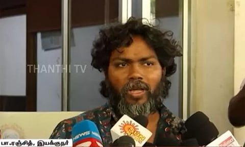 கவர்னர் வேலையை தவிர மற்ற வேலைகளை செய்கிறார் - இயக்குனர் பா.ரஞ்சித் விமர்சனம்