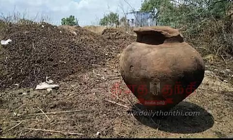 முதுமக்கள் தாழி