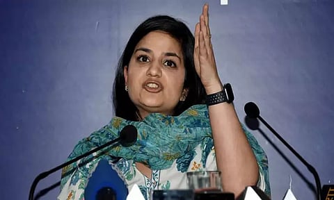 "நான் என்ன பயங்கரவாதியா?" - மெகபூபா முப்தி மகள் ஆவேசம்