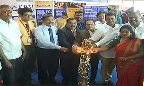 தினத்தந்தி - எஸ்.ஆர்.எம். தொழில்நுட்ப நிறுவனம் சார்பில் கல்வி கண்காட்சி தொடங்கியது...!
