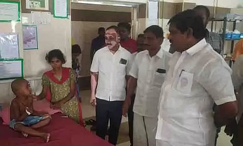 வெறிநாய் கடித்து சிறுவர்கள் உள்பட 15 பேர் காயம்