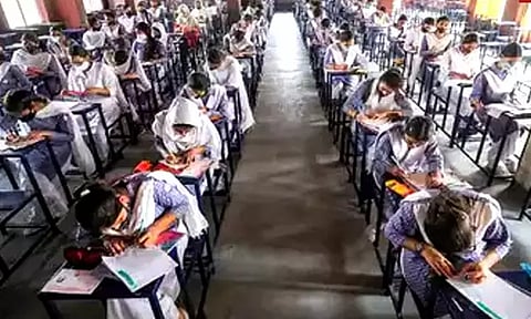 சென்னையில் 6 முதல் 9-ம் வகுப்பு முழு ஆண்டுத் தேர்வு வரும் 18-ம் தேதி முதல் நடைபெறும் என அறிவிப்பு
