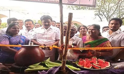 மேலப்பாளையத்தில் நீர்மோர் பந்தல்