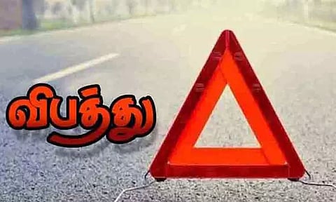 மறைமலைநகர் அருகே சாலை தடுப்பு கம்பியில் மோட்டார் சைக்கிள் மோதி வாலிபர் பலி