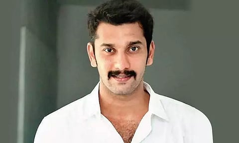 புதிய படங்களில் அருள்நிதி