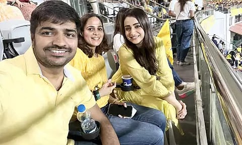 சென்னை சூப்பர் கிங்ஸ் ஆட்டத்தைப் பார்க்க சேப்பாக்கத்திற்கு வந்த 'குந்தவை'