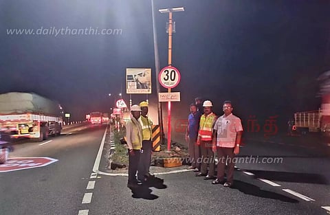 16 இடங்களில் சோலார் வேகவரம்பு மின்விளக்குகள்