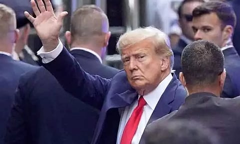 ஆபாச நடிகைக்கு பணம் கொடுத்த வழக்கு - நஷ்டஈடு கோரி தனது முன்னாள் வக்கீல் மீது வழக்கு தொடர்ந்த டிரம்ப்