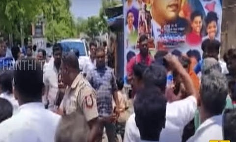 அம்பேத்கர் சிலைக்கு மாலை அணிவிப்பதில் தகராறு... பாஜக - விசிக இடையே மோதல் - திண்டிவனத்தில் பரபரப்பு