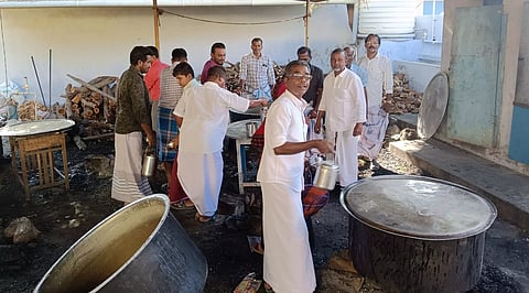 நோன்பு கஞ்சி வழங்கும் நிகழ்ச்சி