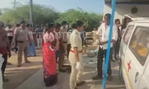 கிருஷ்ணகிரியில் காதல் திருமணம் செய்த மகனை வெட்டிக் கொன்ற தந்தை - மருமகள் கவலைக்கிடம்