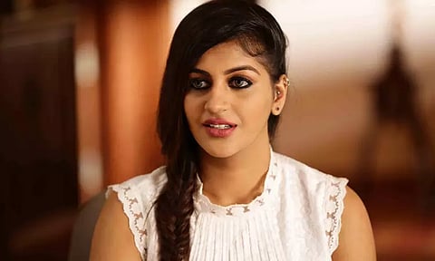 பேயாக நடிக்கும் யாஷிகா ஆனந்த்