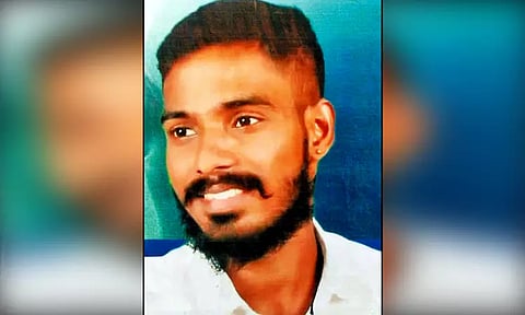 அம்பேத்கர் பிறந்தநாள் கொண்டாட்டத்தில் பரிதாபம்: விடுதலை சிறுத்தைகள் கட்சி பிரமுகர் மின்சாரம் தாக்கி சாவு