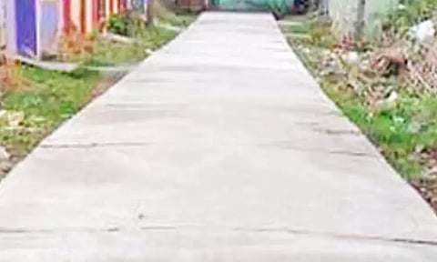 கொளப்பாக்கம் ஊராட்சியில் ரூ.2½ கோடியில் சிமெண்டு சாலை