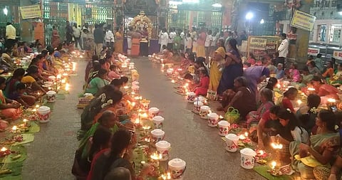 திருவிளக்கு பூஜை
