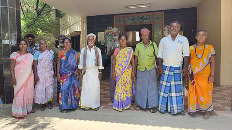 அடிப்படை வசதிகள் கேட்டு நரிக்குறவர் இன மக்கள் கலெக்டரிடம் மனு