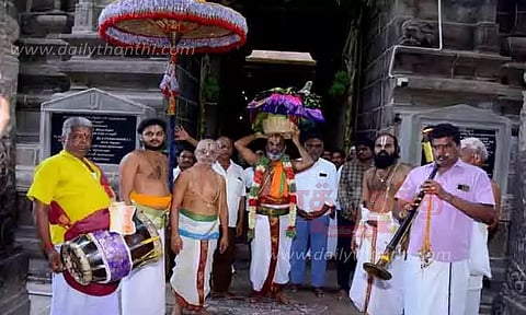 ஸ்ரீவில்லிபுத்தூர் ஆண்டாளுக்கு அணிவித்த பட்டு வஸ்திரம் ஸ்ரீரங்கம் சென்றது