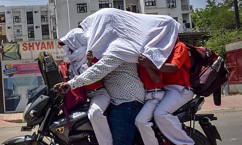 நாடு முழுவதும் வாட்டி வதைக்கும் வெயில்.. வெப்ப நிலை 40 டிகிரியை தாண்டியது