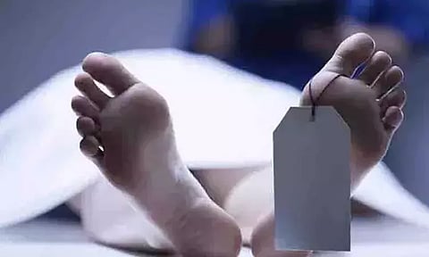 கிணற்றில் தவறி விழுந்த தொழிலாளி சாவு