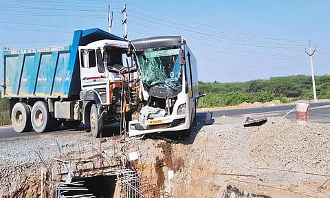 காஞ்சீபுரத்தில் லாரி- பஸ் மோதலில் 9 பேர் காயம்