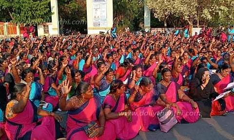 அங்கன்வாடி ஊழியர், உதவியாளர் சங்கத்தினர் ஆர்ப்பாட்டம்