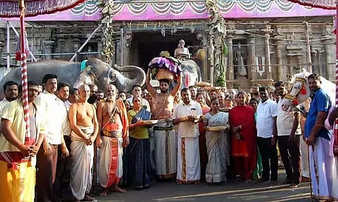 ஸ்ரீரங்கம் கோவில் சித்திரை தேரோட்டம் - திருச்சி மாவட்டத்தில் இன்று உள்ளூர் விடுமுறை