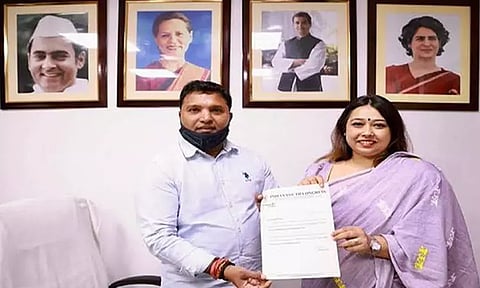 இந்திய இளைஞர் காங்கிரஸ் தலைவர் மீது அசாம் மகளிரணி தலைவி பரபரப்பு குற்றச்சாட்டு