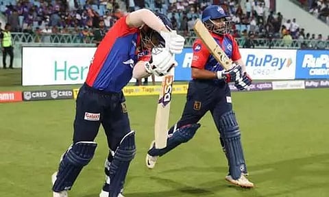 டெல்லி கேபிட்டல்ஸ் வீரர்களின் பேட் உள்ளிட்ட கிரிக்கெட் உபகரணங்கள் திருட்டு..! அணி நிர்வாகம் அதிர்ச்சி