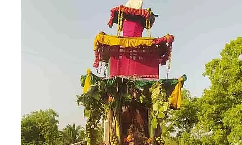 உப்புப்பாளையம் மாரியம்மன் கோவில் தேரோட்டம்